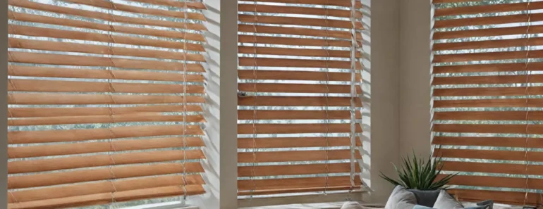 Żaluzje weneckie aluminiowe vs drewniane — porównanie materiałów